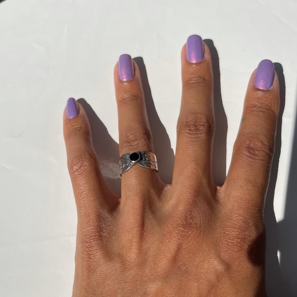 Sterling Silver Ring - Picture 3 of 9